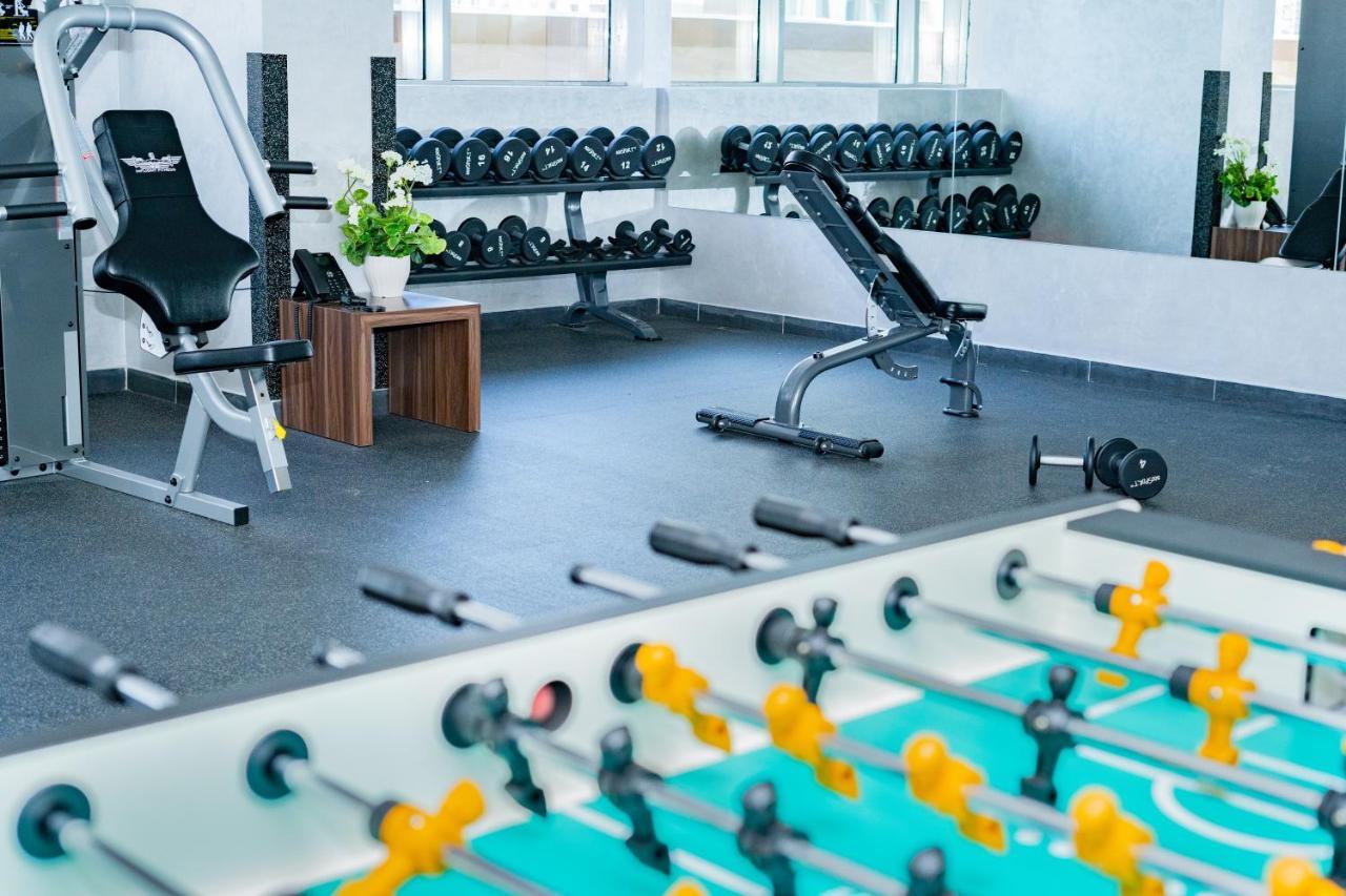 Luxe Grand Hotel Apartments Sharjah Eksteriør billede The gym at the hotel