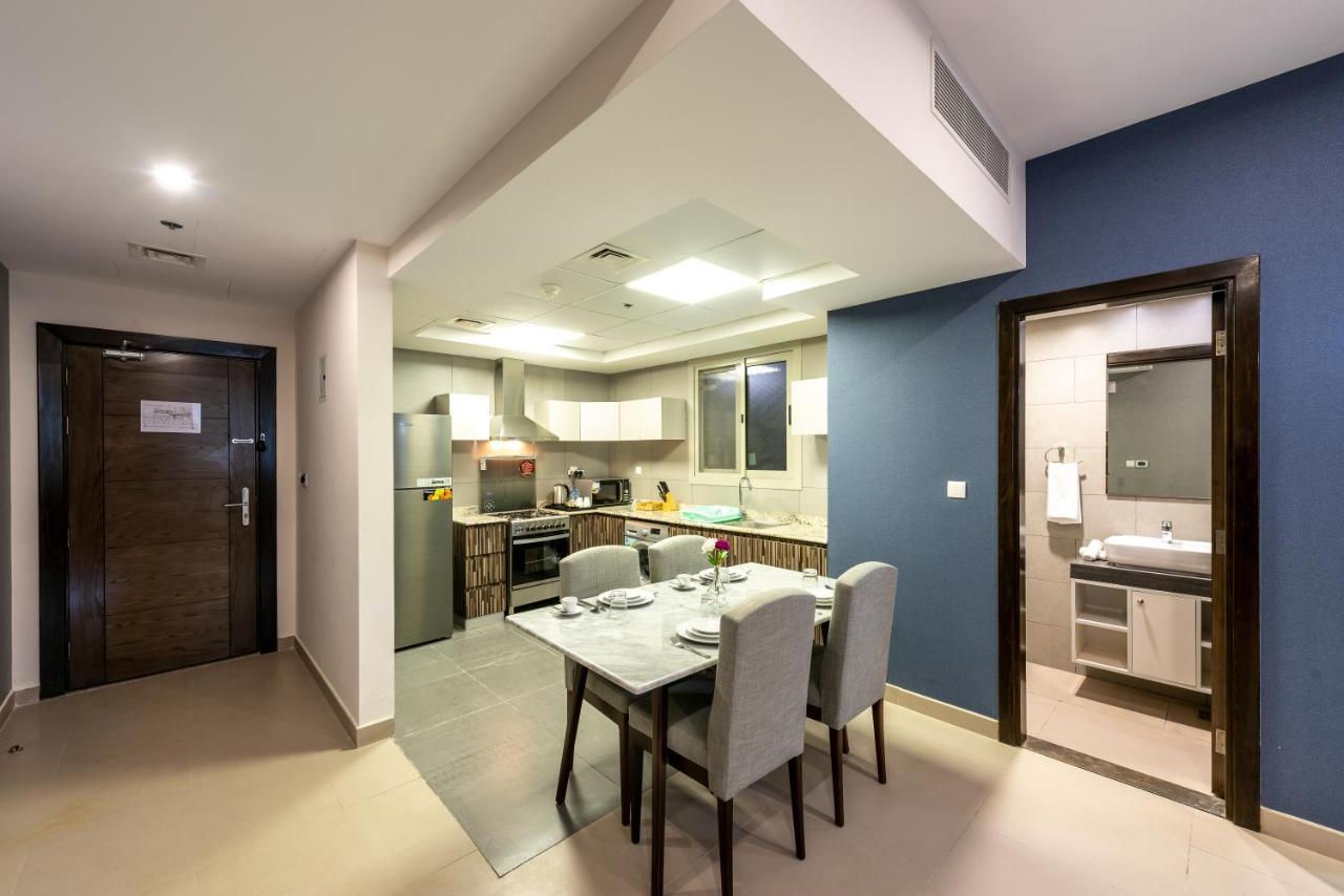 Luxe Grand Hotel Apartments Sharjah Eksteriør billede A typical apartment at the complex
