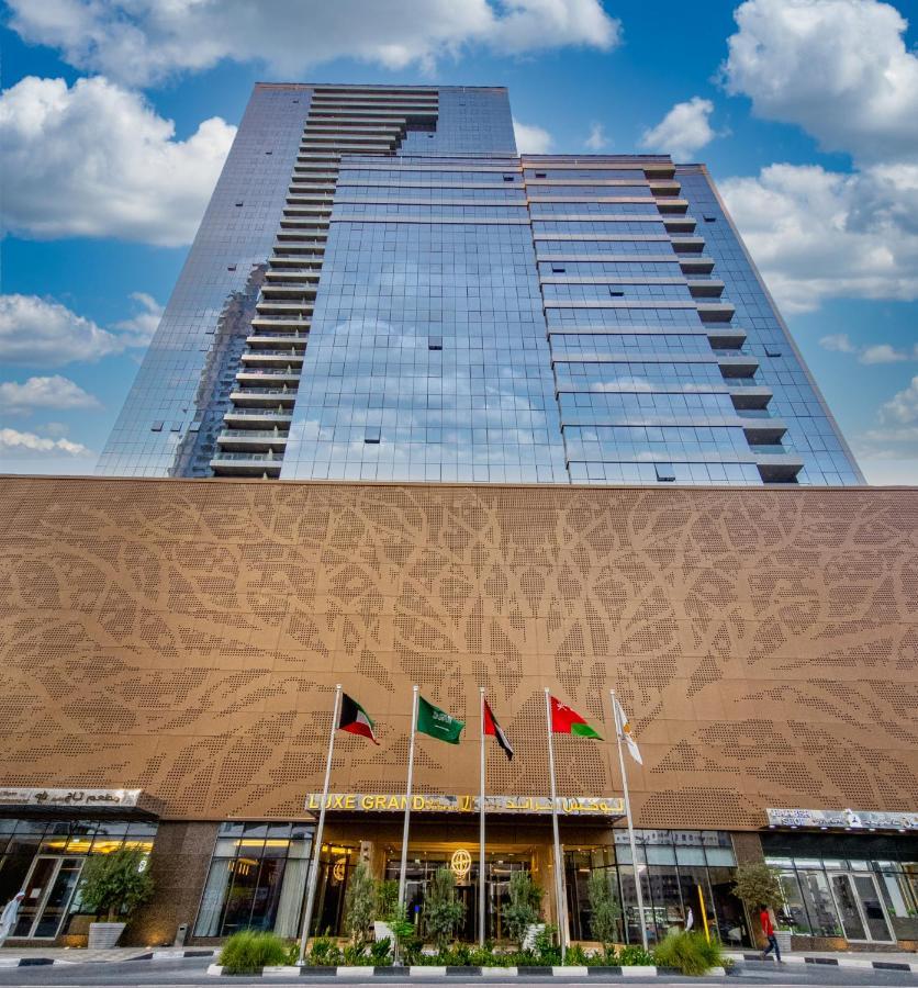 Luxe Grand Hotel Apartments Sharjah Eksteriør billede The Grand Hotel